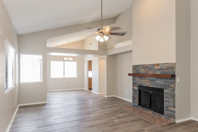 Foto del edificio - 4681 W Harrison St