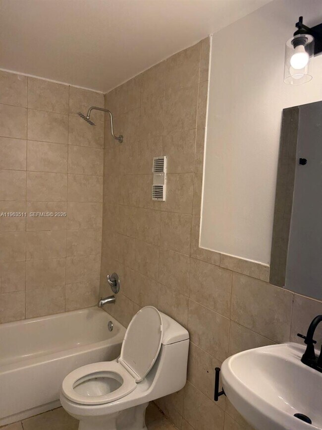 Foto del edificio - 20520 NW 15th Ave