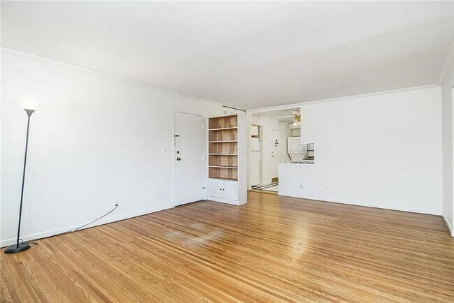 Foto del edificio - 2458 East Ave