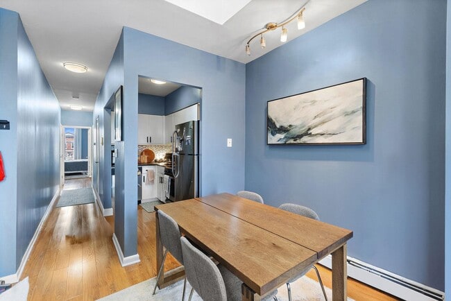 Building Photo - 935 Park Ave