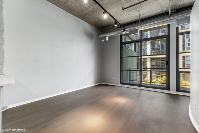 Foto del edificio - 900 N Kingsbury St