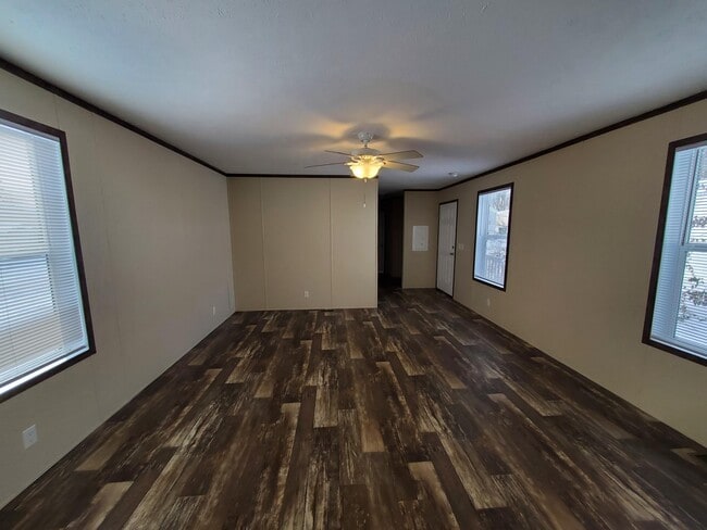 Foto del edificio - 35 Sparrow Hill Dr