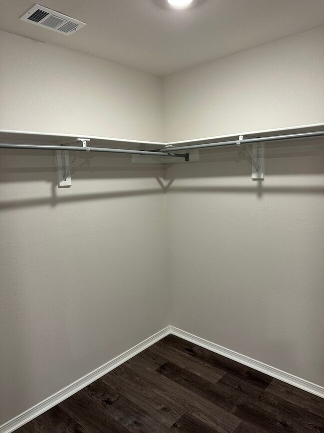 Foto del edificio - BRAND NEW Four Bedroom | Two Bath Home in ...