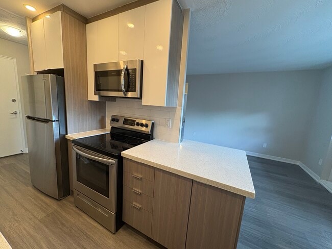 Building Photo - 150 Colborne Av