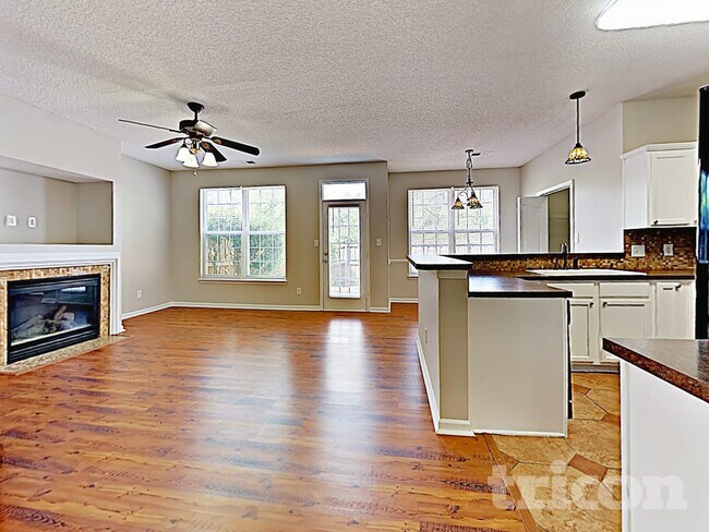 Foto del edificio - 5936 Briggs Dr