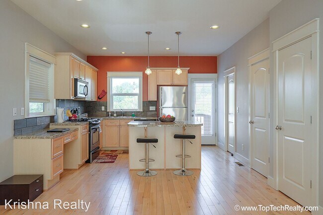 Foto del edificio - 2 br, 2.5 bath House - 5141 SW Shattuck Rd
