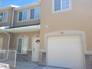 Building Photo - 5555 Geronimo Way