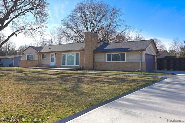 Foto del edificio - 23645 W Newell Cir