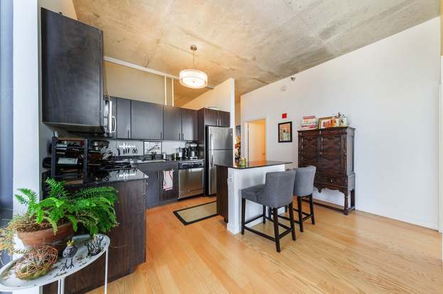 Building Photo - 235 W Van Buren St