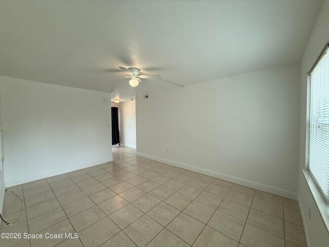 Foto del edificio - 8210 Orange Ave