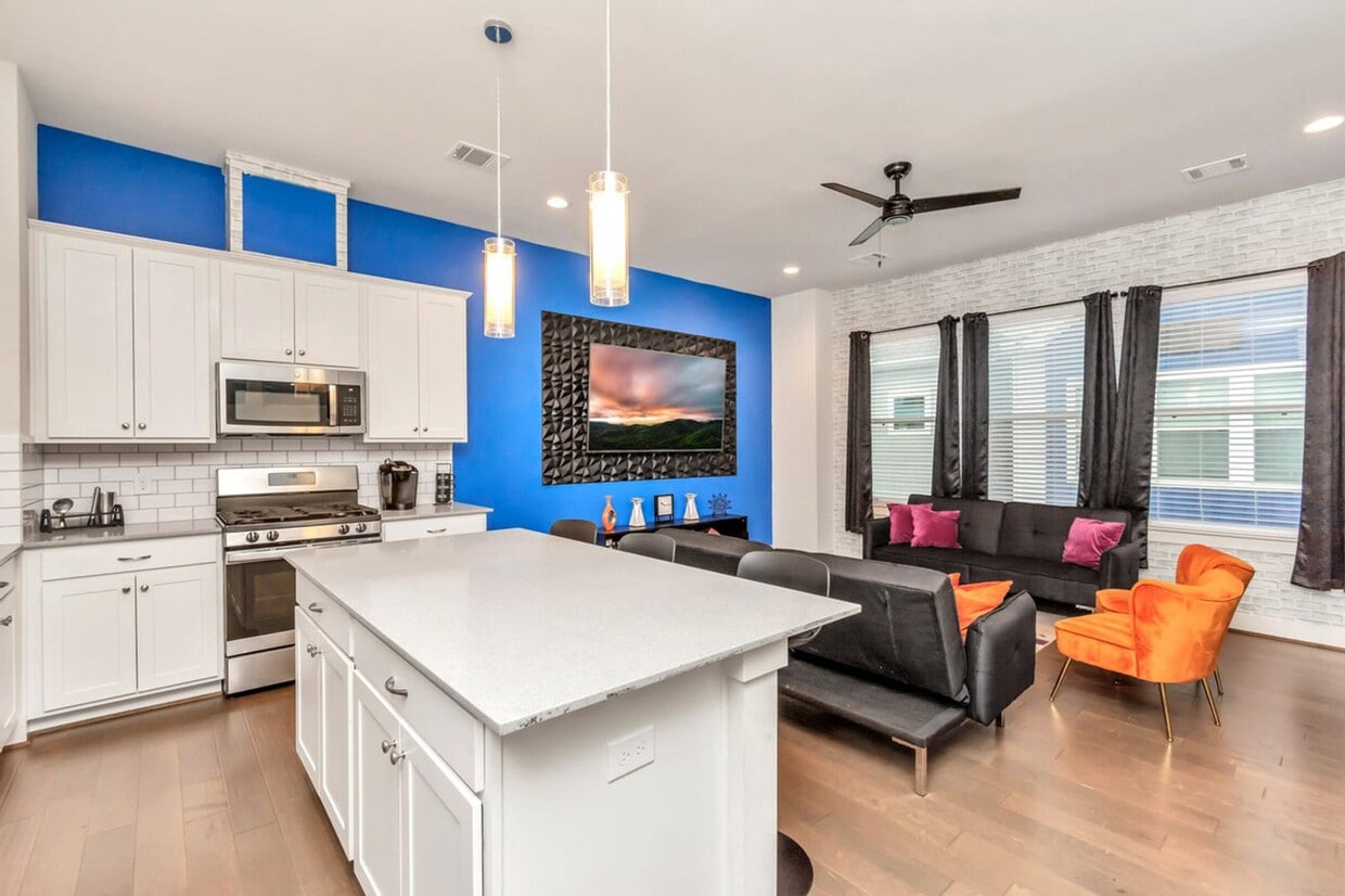 Foto principal - 3646 1/2 Griggs Rd