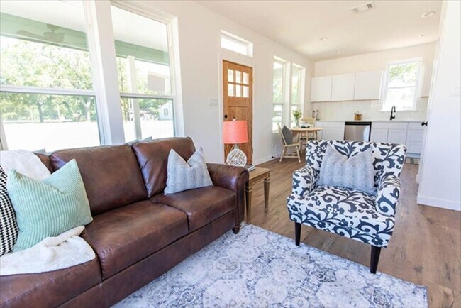 Foto del edificio - Move-In Ready, Beautiful 3 Bed 2 Bath - Ho...