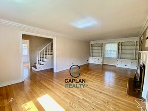 Building Photo - 530 Bellevue Rd