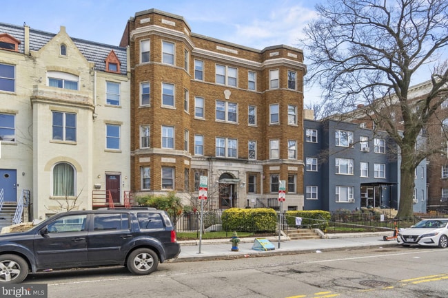 Foto del edificio - 2535 13th St NW