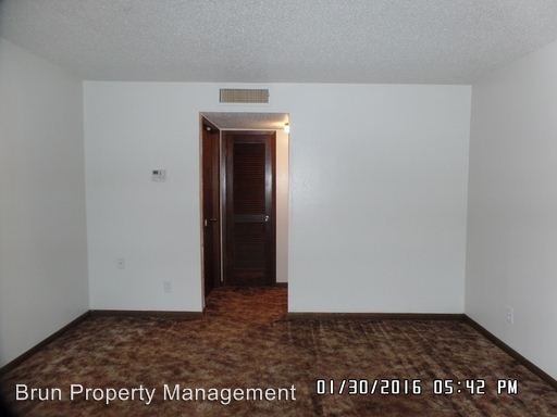 Primary Photo - 706 E Inskip Dr