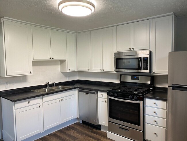 Foto del edificio - 3418 Jackson.  3 bedroom, 1 bath.  Does not qualify for government assistance.