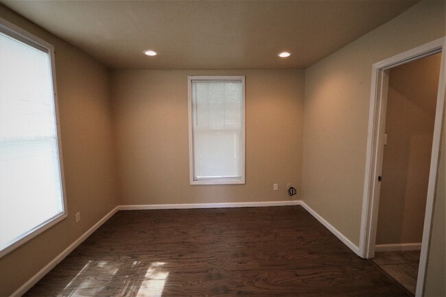 Building Photo - 4110 Ector Ave