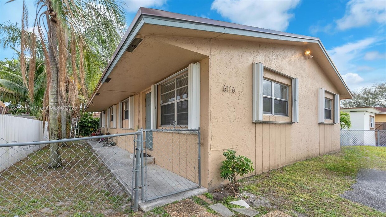 Foto principal - 6116 SW 39th St