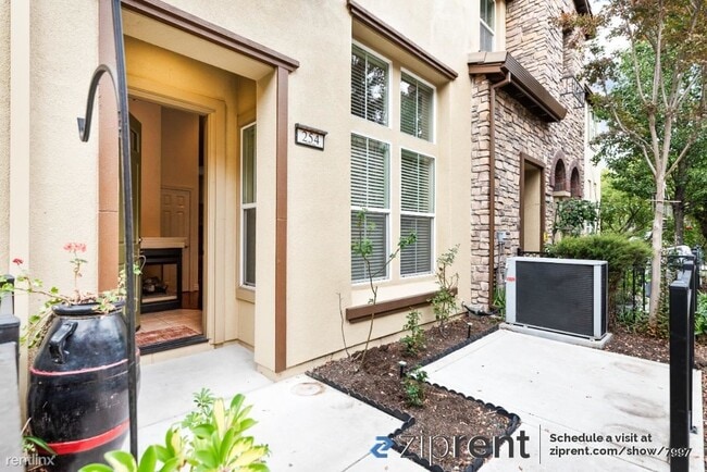 Foto del edificio - 3 br, 2.5 bath Townhome - 254 Fringe Tree ...