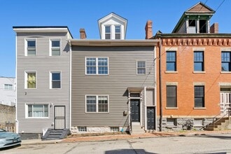 Building Photo - 1106 Goettmann St