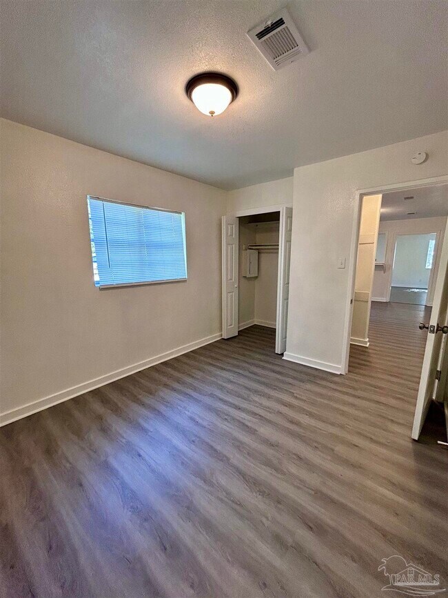 Foto del edificio - 409 Belmont Ave