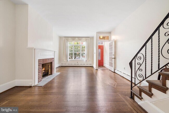Building Photo - 2423 Lombard St