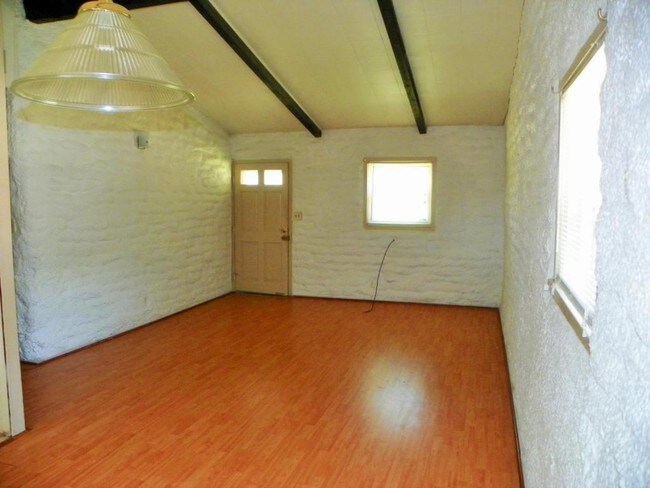 Foto del edificio - 715 Swanson Ct