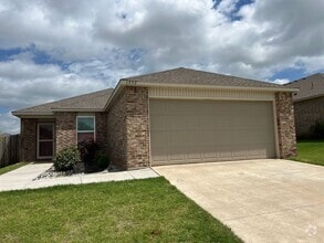 Building Photo - 1357 Dustin Dr