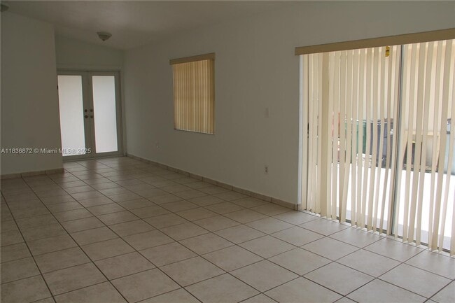 Building Photo - 5402 SW 144th Ct