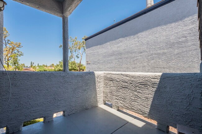 Foto del edificio - 1331 W Baseline Rd