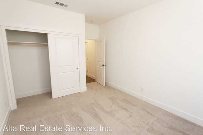 Building Photo - 4 br, 2 bath House - 1240 Gypsum Drive
