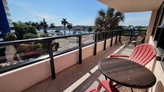 Building Photo - 5225 Collins Ave