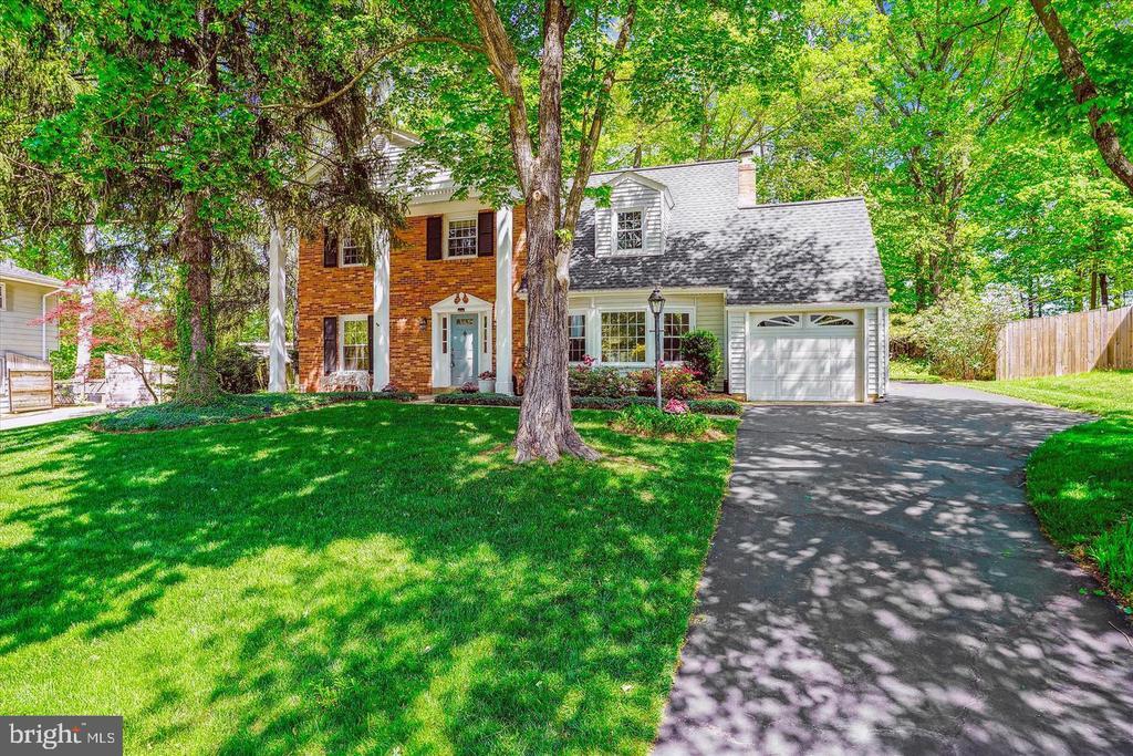 Foto principal - 8659 Weir St