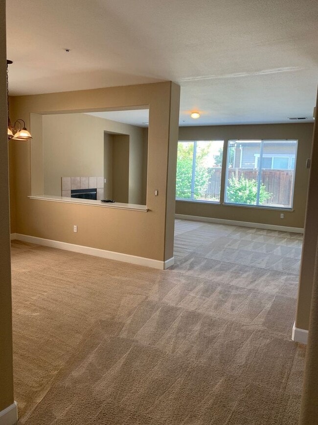 Foto del edificio - 4BR/3BA Single Family House - Brentwood