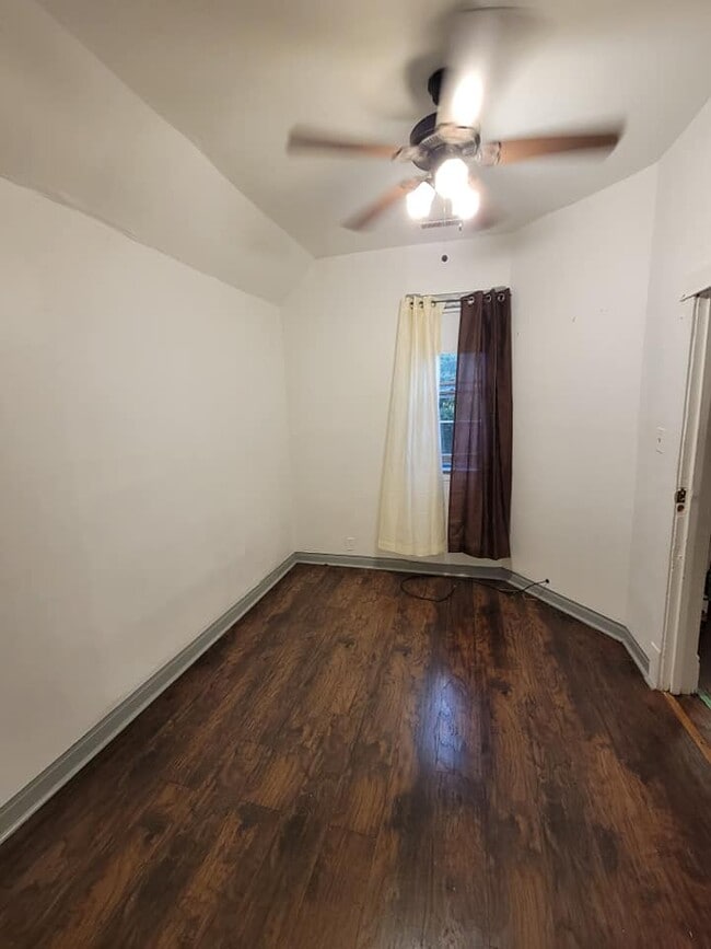 Building Photo - A 3 bedroom home in Harvey