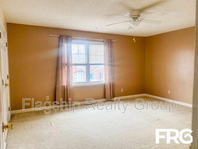 Building Photo - 2700-33 Thackery Rd