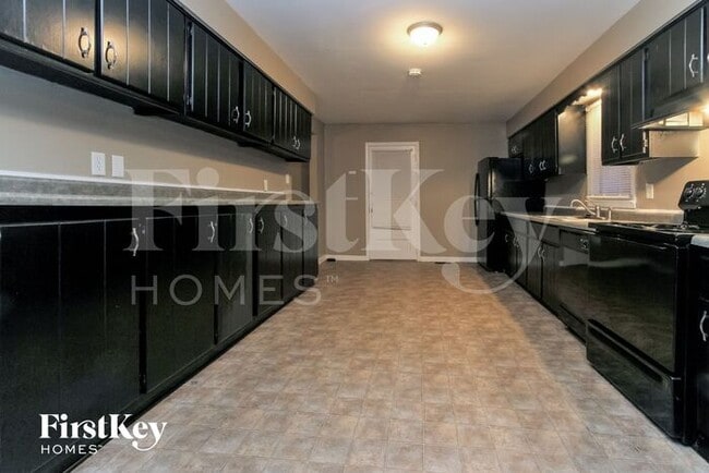 Building Photo - 6630 W 10th St