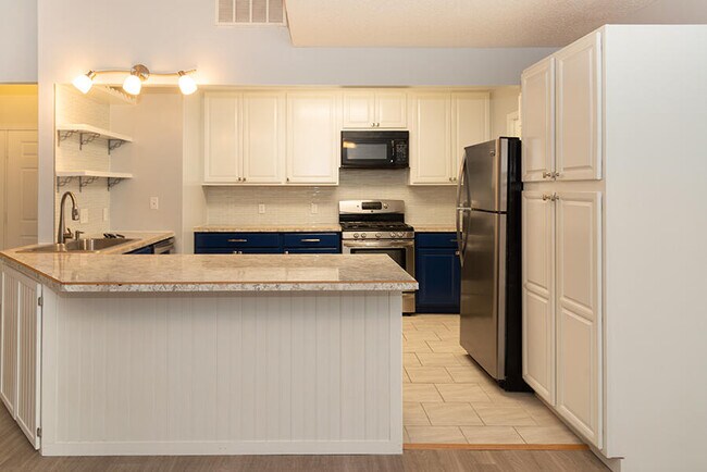 Building Photo - 511 Woodland Park Cir