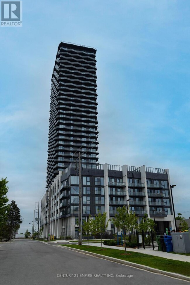 Building Photo - 36-136 Zorra St