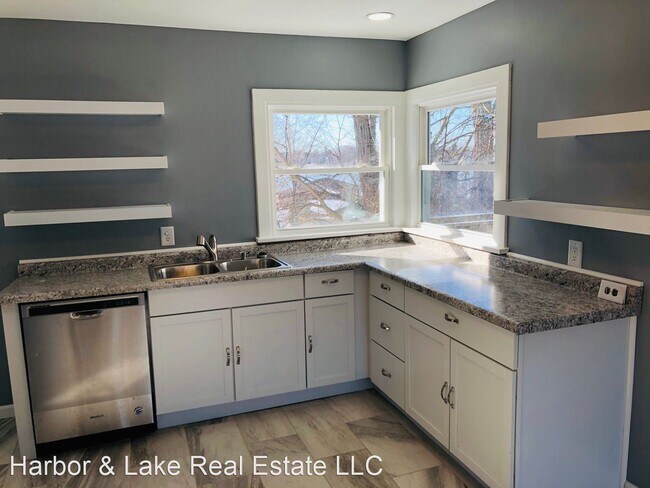 Building Photo - 4 br, 2 bath House - 706 Pine Lake Ave