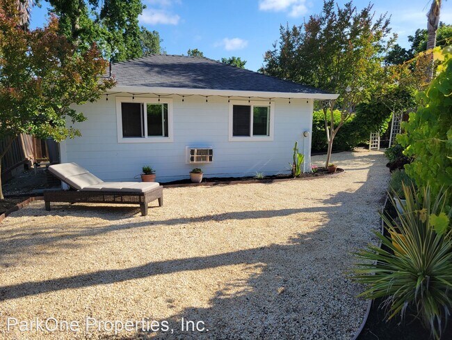 Building Photo - Studio, 1 bath House - 1657 Barnett Circle