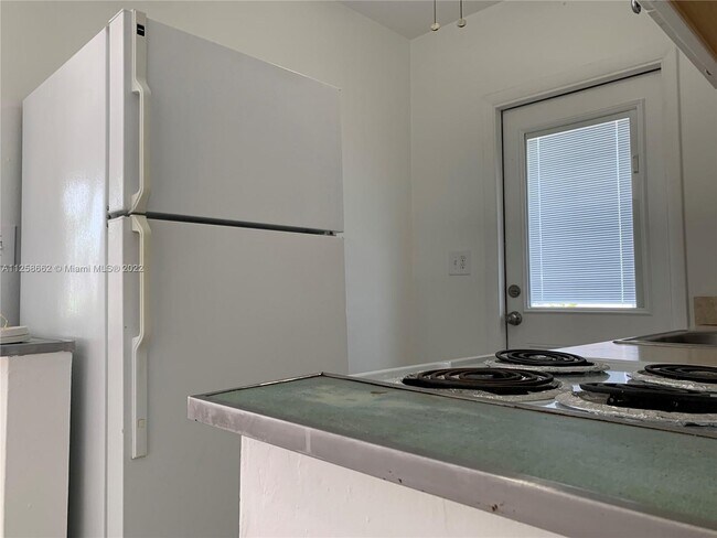 Building Photo - 3530 SW 14th St