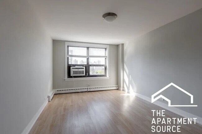 Foto del edificio - 445 W Wellington Ave