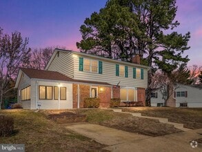 Building Photo - 402 S Cherry Grove Ave