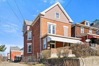 Building Photo - 215 Winston St