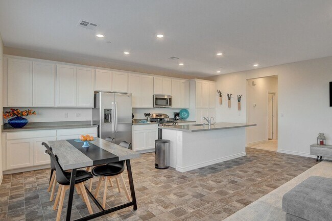 Foto del edificio - 226 White Crest Peak Ave