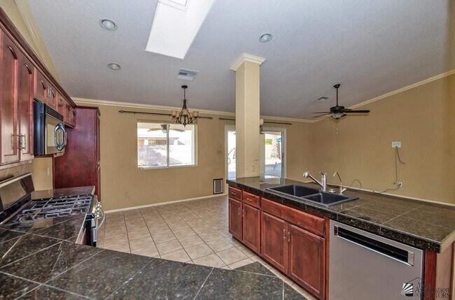 Building Photo - 10768 S Monterrey Way