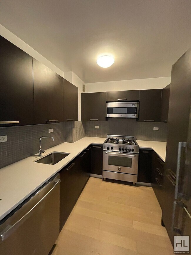 Foto del edificio - AMAZING ONE BEDROOM APARTMENT!! AMAZING DE...