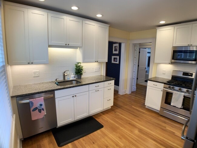 Building Photo - 36 Montvale St