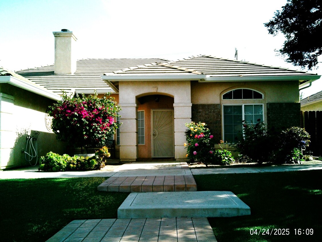 Primary Photo - SW SPLIT WING BEAUTY !!! SPECIAL! $3097.50...